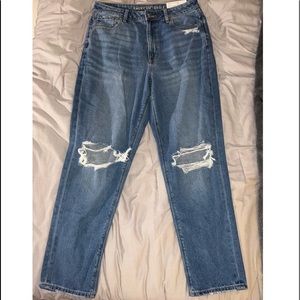 American Eagle Comfort Stretch Mom Jean